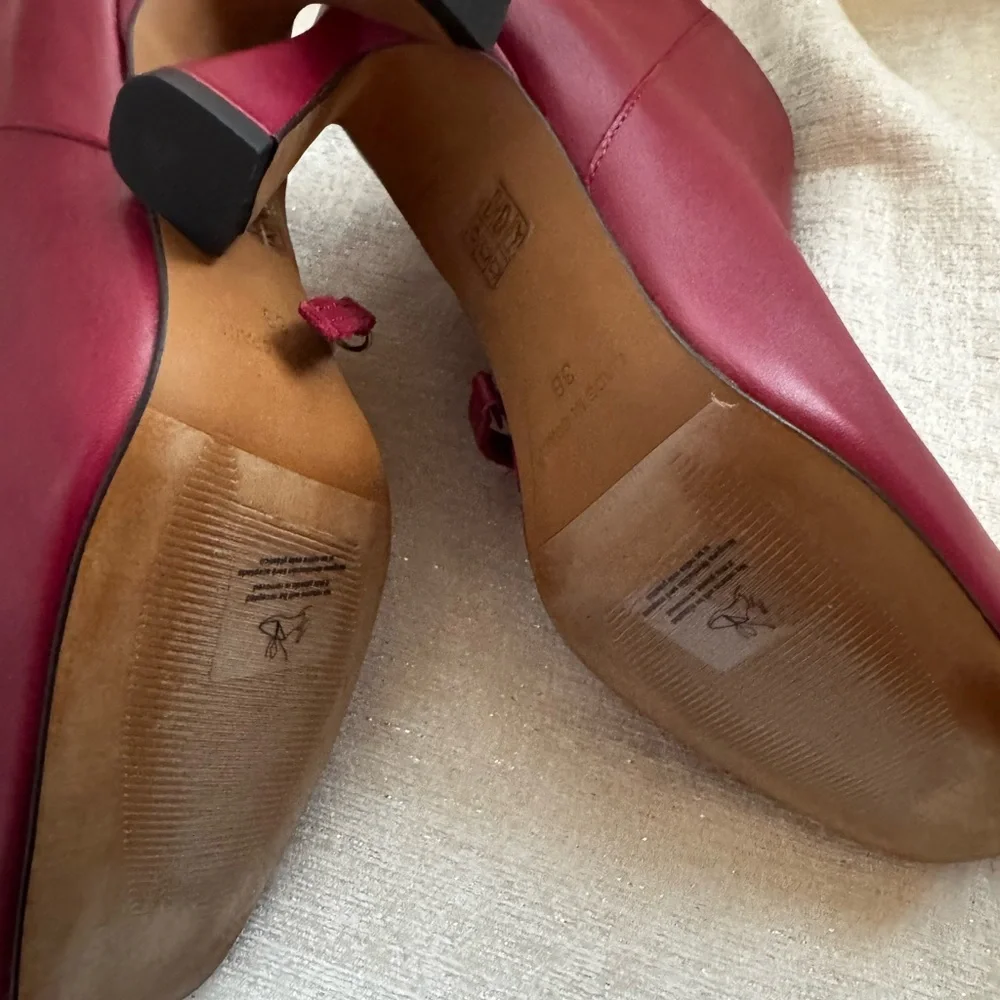 Angel Alarcon Red Ankle Boots, size 38, NIB - Picture 7 of 9